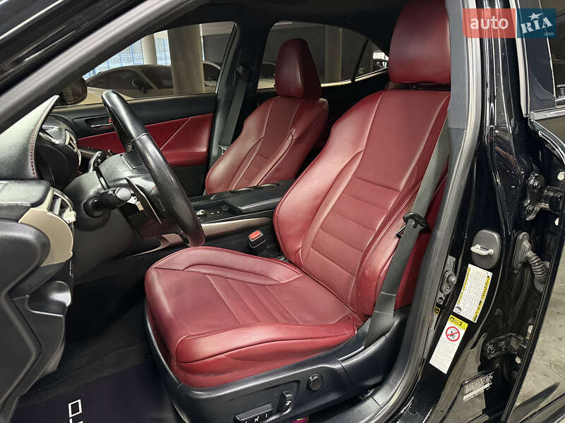 Седан Lexus IS 2015 в Одесі