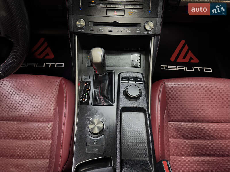Седан Lexus IS 2015 в Одесі