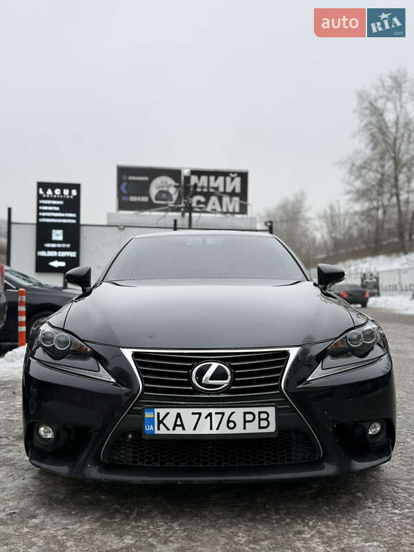 Lexus IS 2015