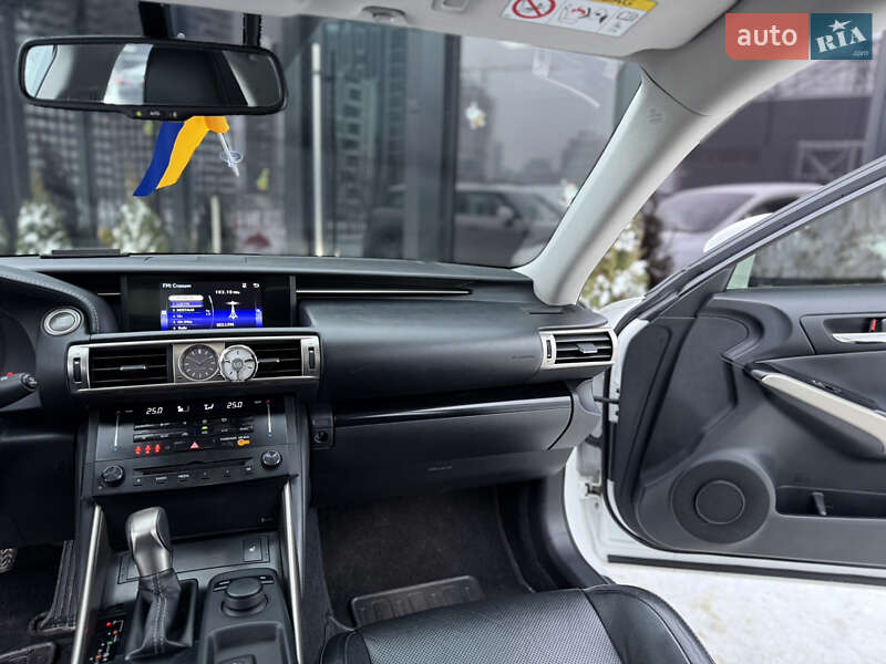 Седан Lexus IS 2013 в Києві фото 26 Седан Lexus IS 2013 в Києві