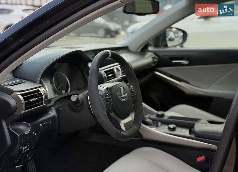 Седан Lexus IS 2016 в Одессе