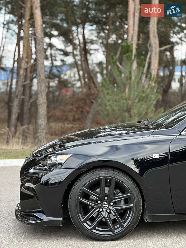 Седан Lexus IS 2014 в Киеве