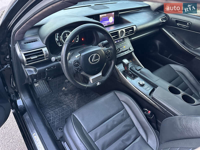 Седан Lexus IS 2014 в Киеве