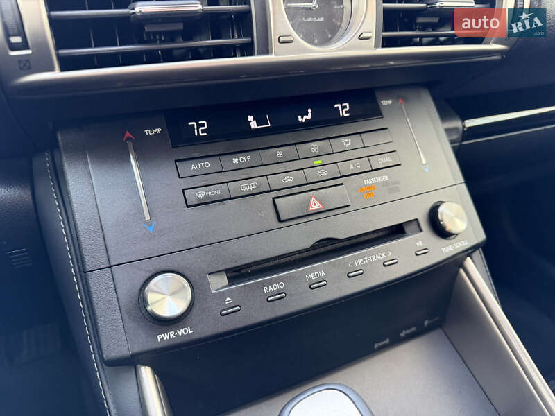 Седан Lexus IS 2015 в Киеве фото 31 Седан Lexus IS 2015 в Киеве