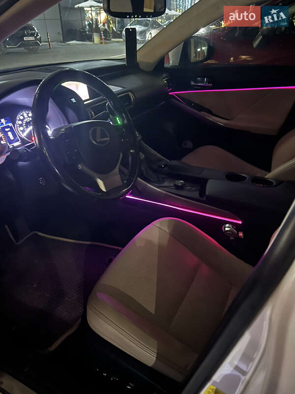 Седан Lexus IS 2016 в Харькове фото 10 Седан Lexus IS 2016 в Харькове