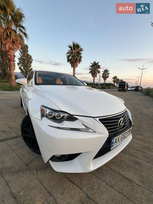 Седан Lexus IS 2016 в Харькове фото 5 Седан Lexus IS 2016 в Харькове