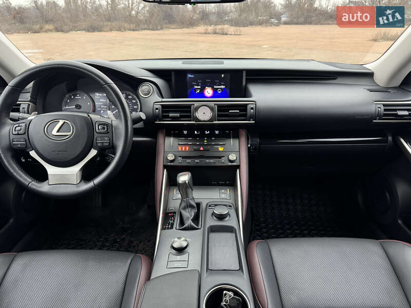 Седан Lexus IS 2016 в Києві фото 10 Седан Lexus IS 2016 в Києві