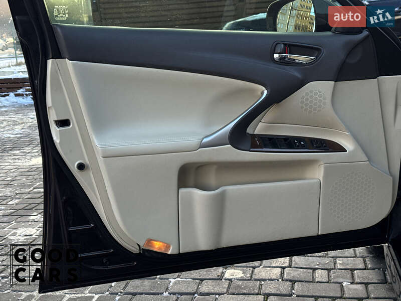 Седан Lexus IS 2012 в Одессе
