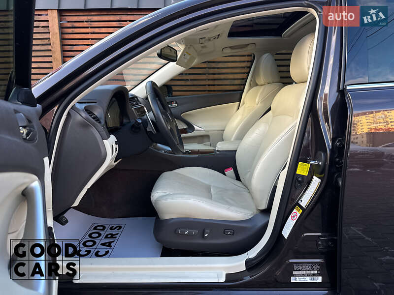 Седан Lexus IS 2012 в Одессе