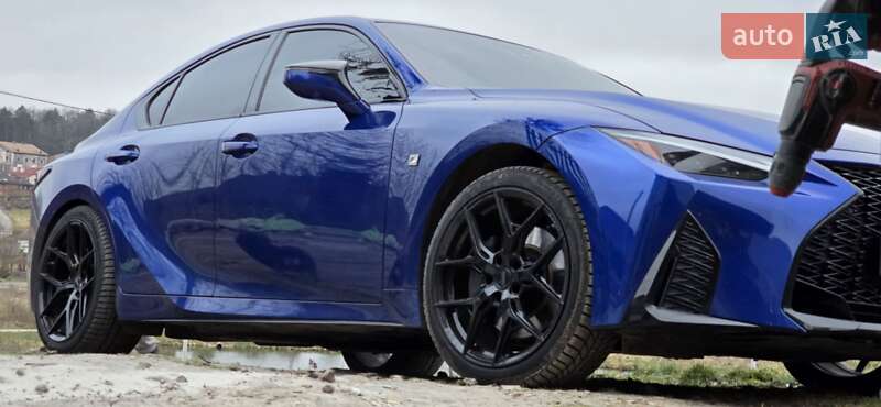 Седан Lexus IS 2022 в Харкові