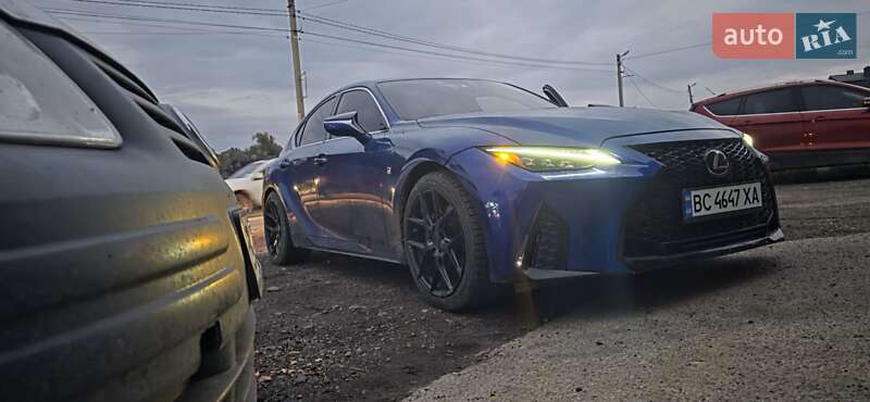 Седан Lexus IS 2022 в Харкові