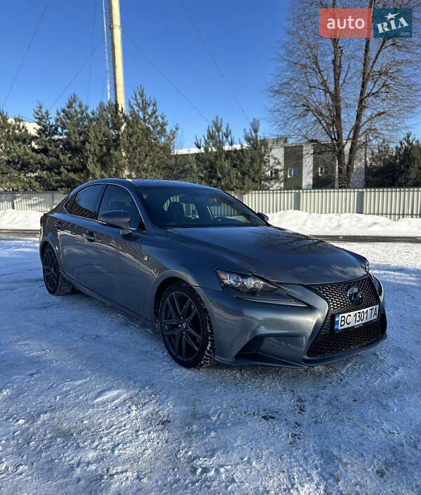 Седан Lexus IS 2015 в Луцке
