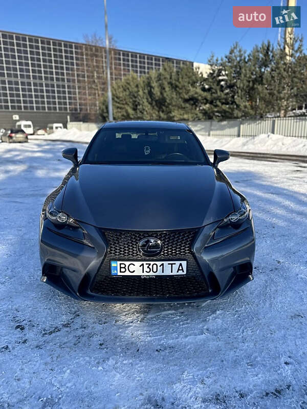 Седан Lexus IS 2015 в Луцке