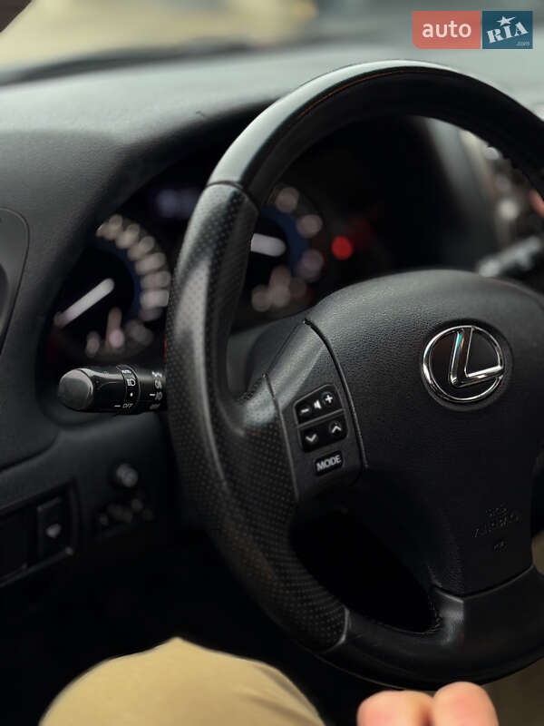 Седан Lexus IS 2006 в Краматорську