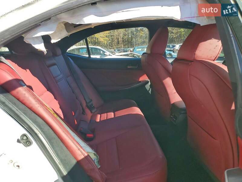 Седан Lexus IS 2018 в Львове