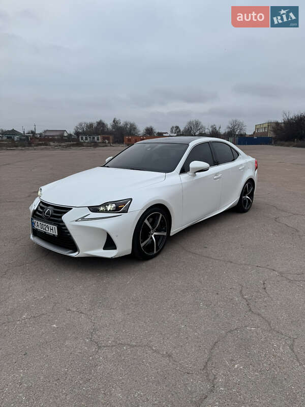 Седан Lexus IS 2016 в Києві фото Седан Lexus IS 2016 в Києві