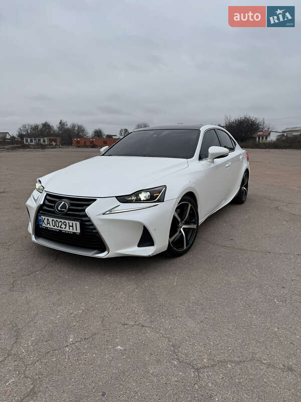 Седан Lexus IS 2016 в Києві фото 27 Седан Lexus IS 2016 в Києві