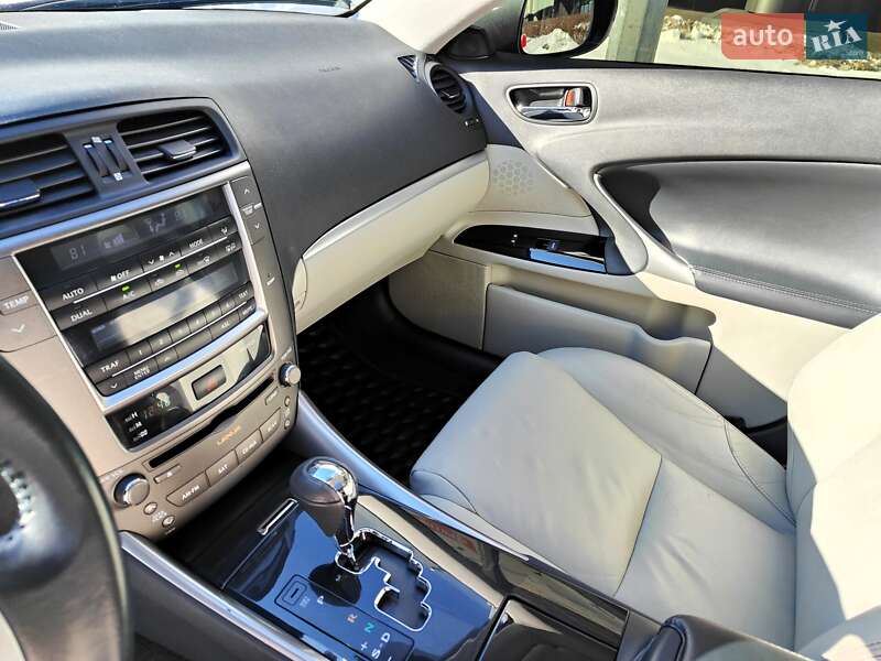Седан Lexus IS 2011 в Києві фото 40 Седан Lexus IS 2011 в Києві