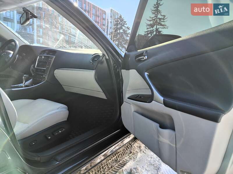 Седан Lexus IS 2011 в Києві фото 49 Седан Lexus IS 2011 в Києві
