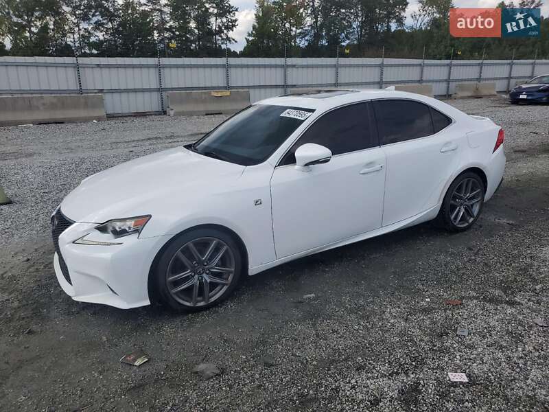 Седан Lexus IS 2014 в Львове