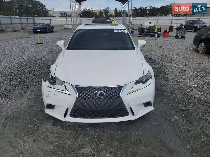 Седан Lexus IS 2014 в Львове