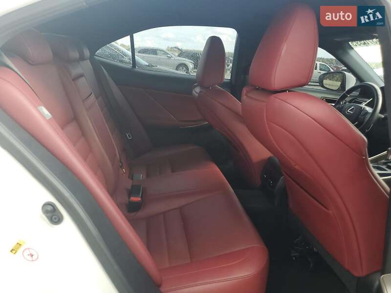 Седан Lexus IS 2014 в Львове