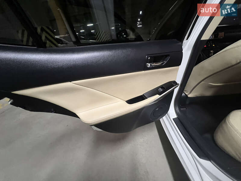 Седан Lexus IS 2013 в Одессе
