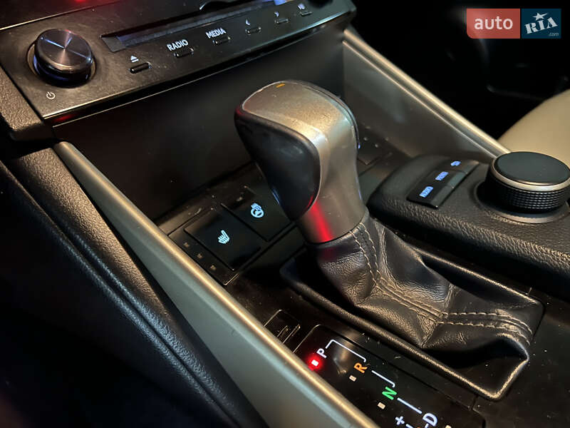 Седан Lexus IS 2013 в Одессе