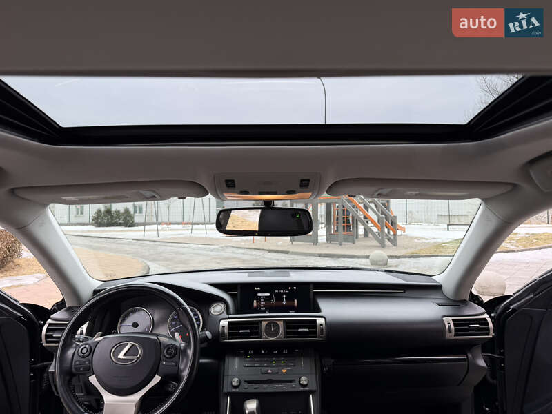 Седан Lexus IS 2015 в Киеве фото 30 Седан Lexus IS 2015 в Киеве