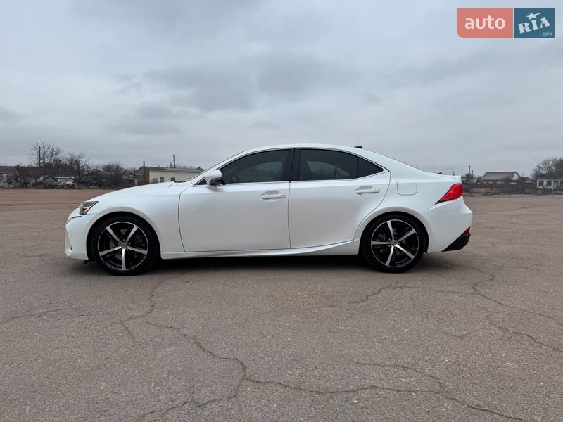 Седан Lexus IS 2016 в Києві