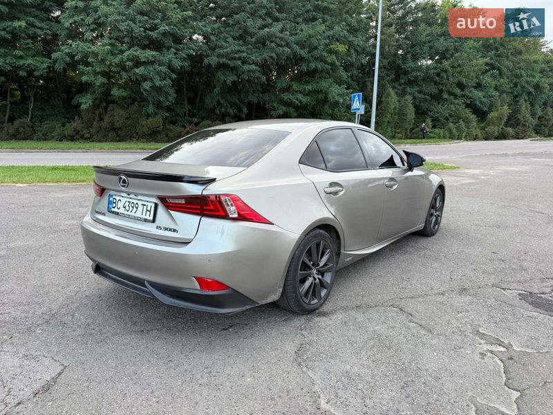 Седан Lexus IS 2014 в Львове