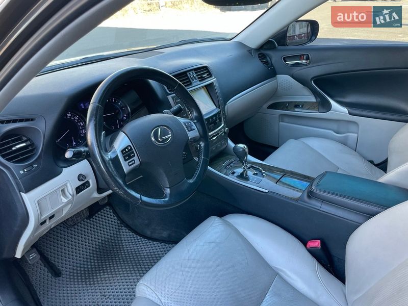 Седан Lexus IS 2010 в Киеве