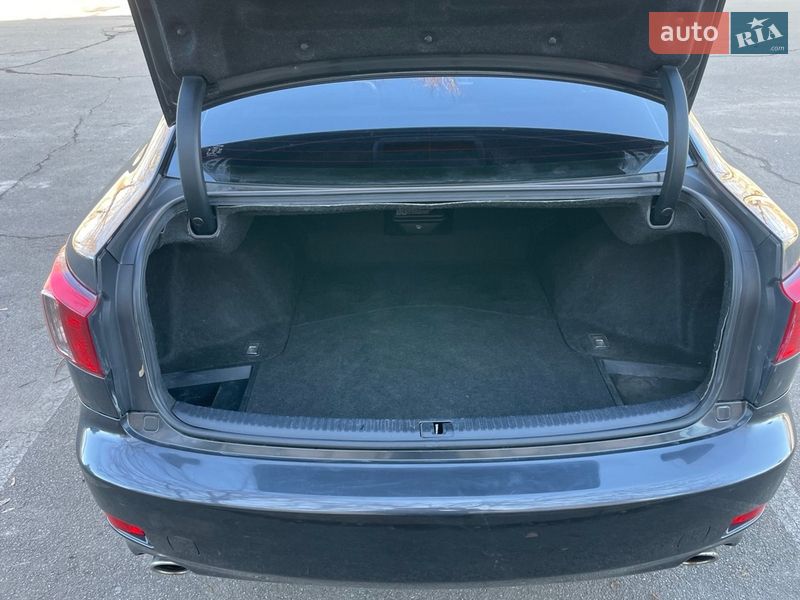 Седан Lexus IS 2010 в Киеве