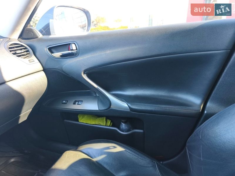 Седан Lexus IS 2008 в Полтаві