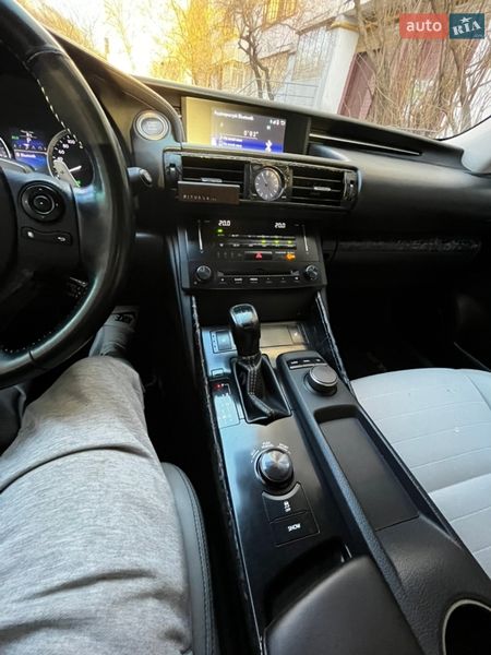 Седан Lexus IS 2013 в Киеве