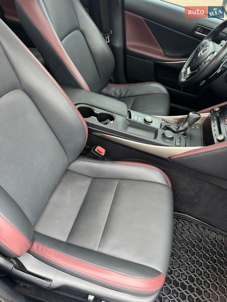 Седан Lexus IS 2016 в Киеве