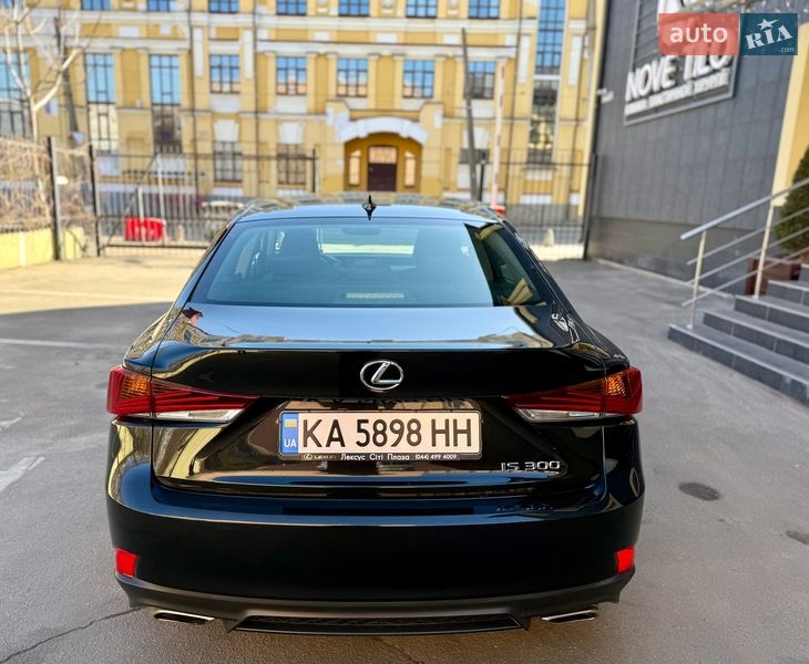 Седан Lexus IS 2018 в Киеве