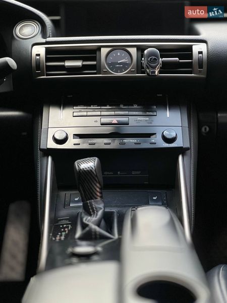 Седан Lexus IS 2014 в Днепре