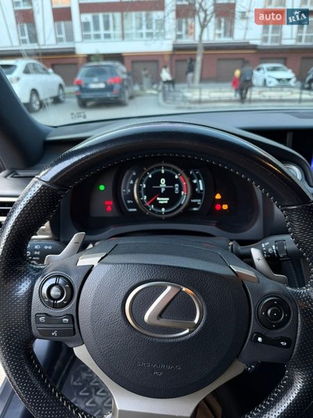 Седан Lexus IS 2015 в Коломиї