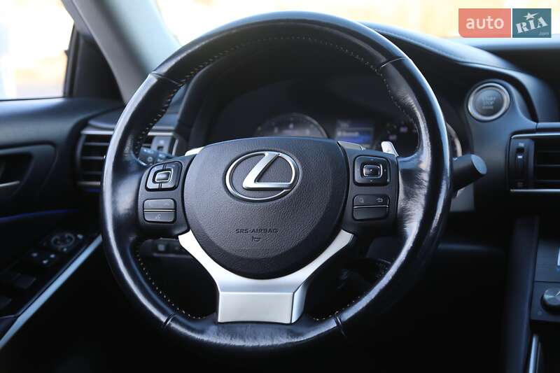 Седан Lexus IS 2017 в Киеве