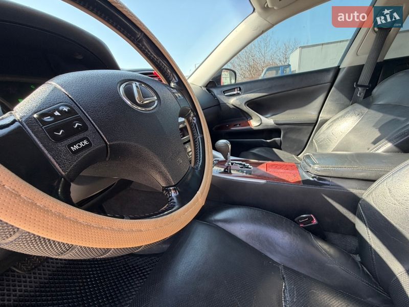Седан Lexus IS 2008 в Солотвине