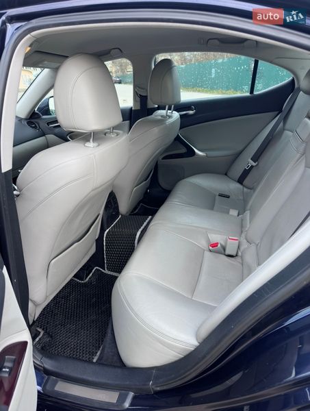 Седан Lexus IS 2007 в Ивано-Франковске