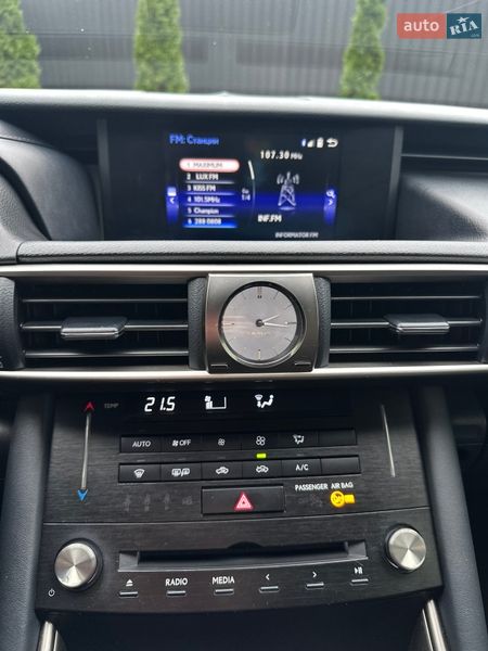 Седан Lexus IS 2017 в Днепре