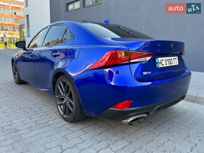 Седан Lexus IS 2017 в Львове