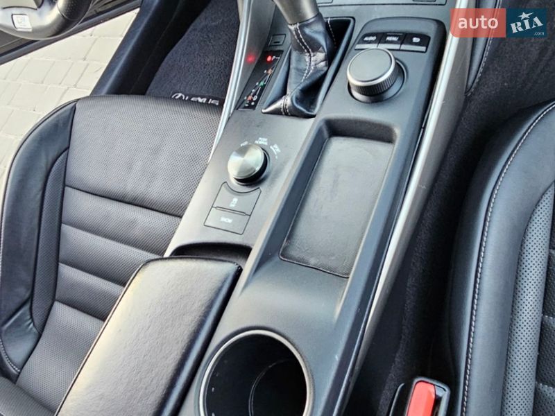 Седан Lexus IS 2020 в Киеве фото 43 Седан Lexus IS 2020 в Киеве