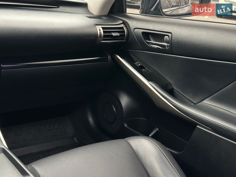 Седан Lexus IS 2015 в Одессе