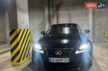 Седан Lexus IS 2015 в Львові