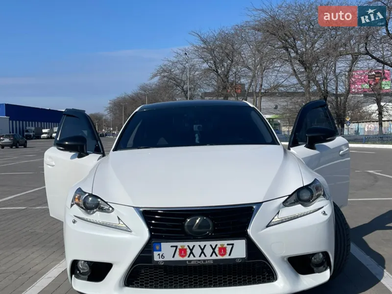 Lexus IS 2013