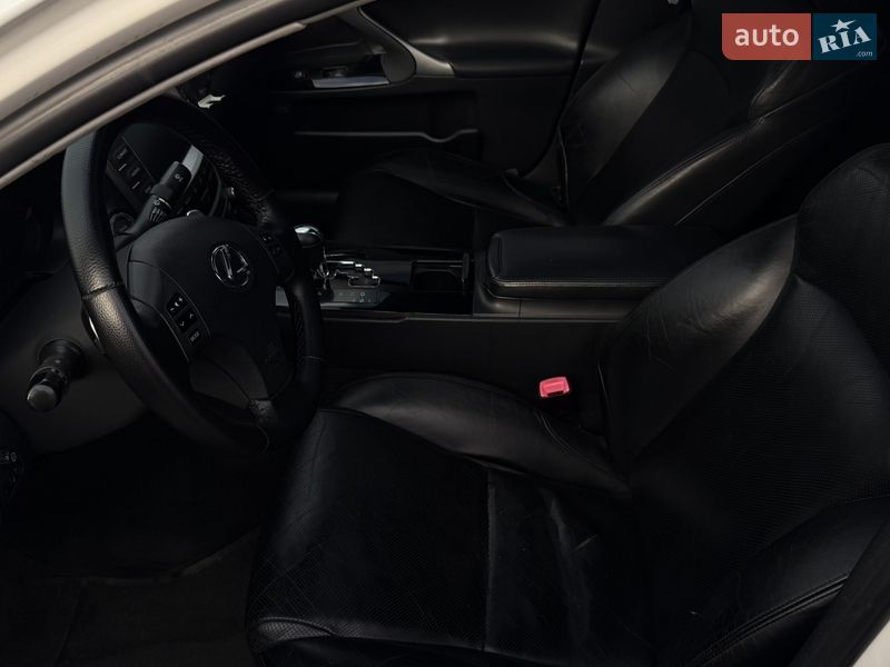 Седан Lexus IS 2005 в Черкассах фото 5 Седан Lexus IS 2005 в Черкассах