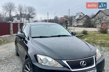 Седан Lexus IS 2009 в Сколе